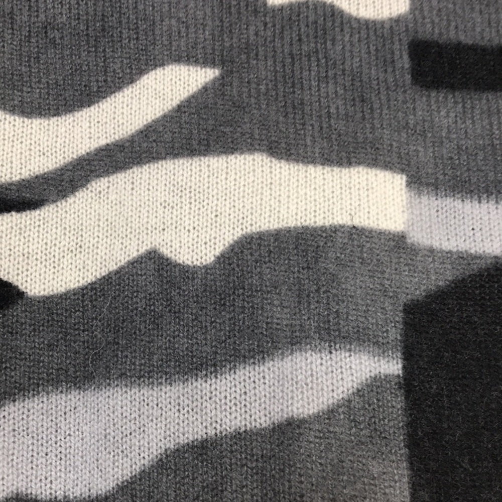 NWT SKULL CASHMERE Camo Sweater - Picture 8 of 10